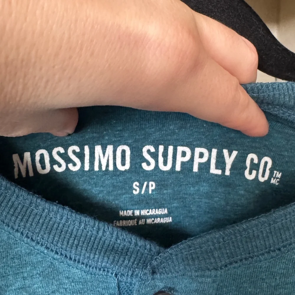 Men’s Small Blue Long Sleeve Henley Shirt - Picture 5 of 5